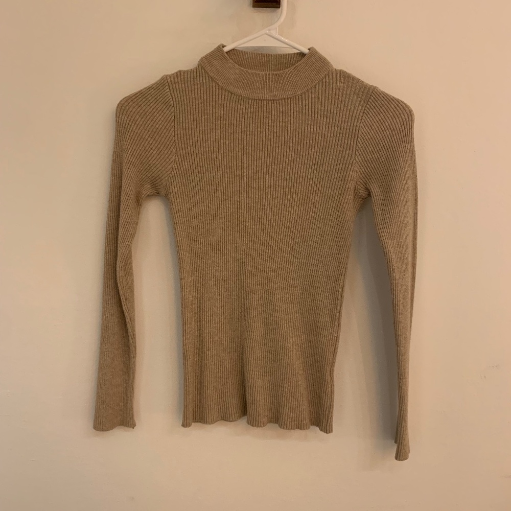 BEIGE MOCK NECK LONG SLEEVE
